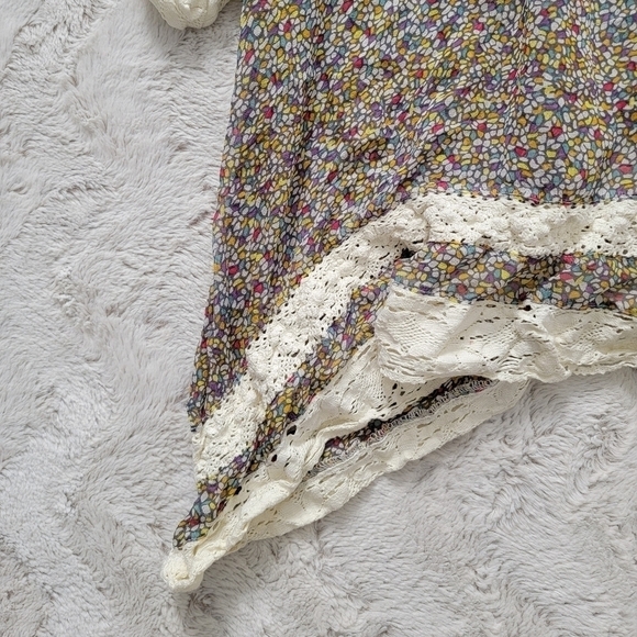 Brette Sandler 100% Silk Rainbow Crochet Lace Trim Blouse Size S - Picture 3 of 9